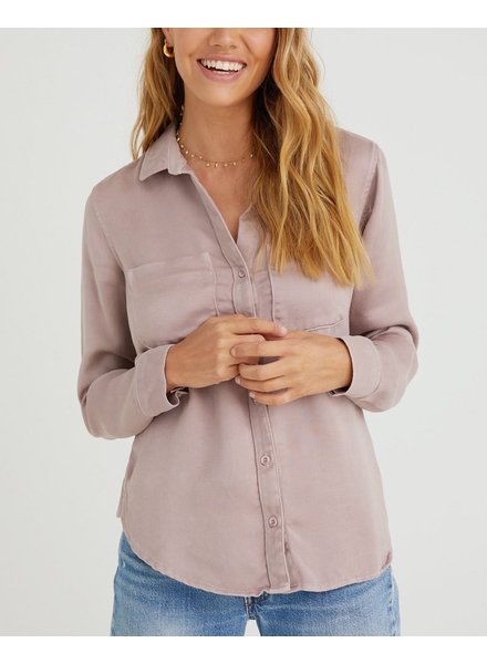 Bella Dahl Long Sleeve Two Pocket Shirt