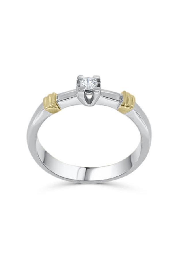 2-tone 14k ring with a diamond