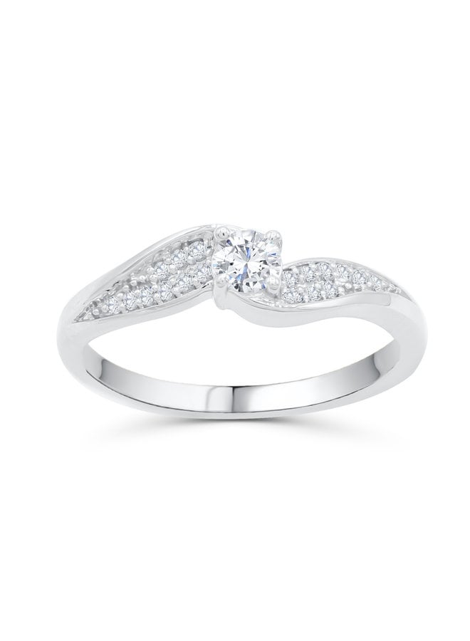 10k white Canadian diamond ring 1x0.18ct & 18=0.09ct I GH