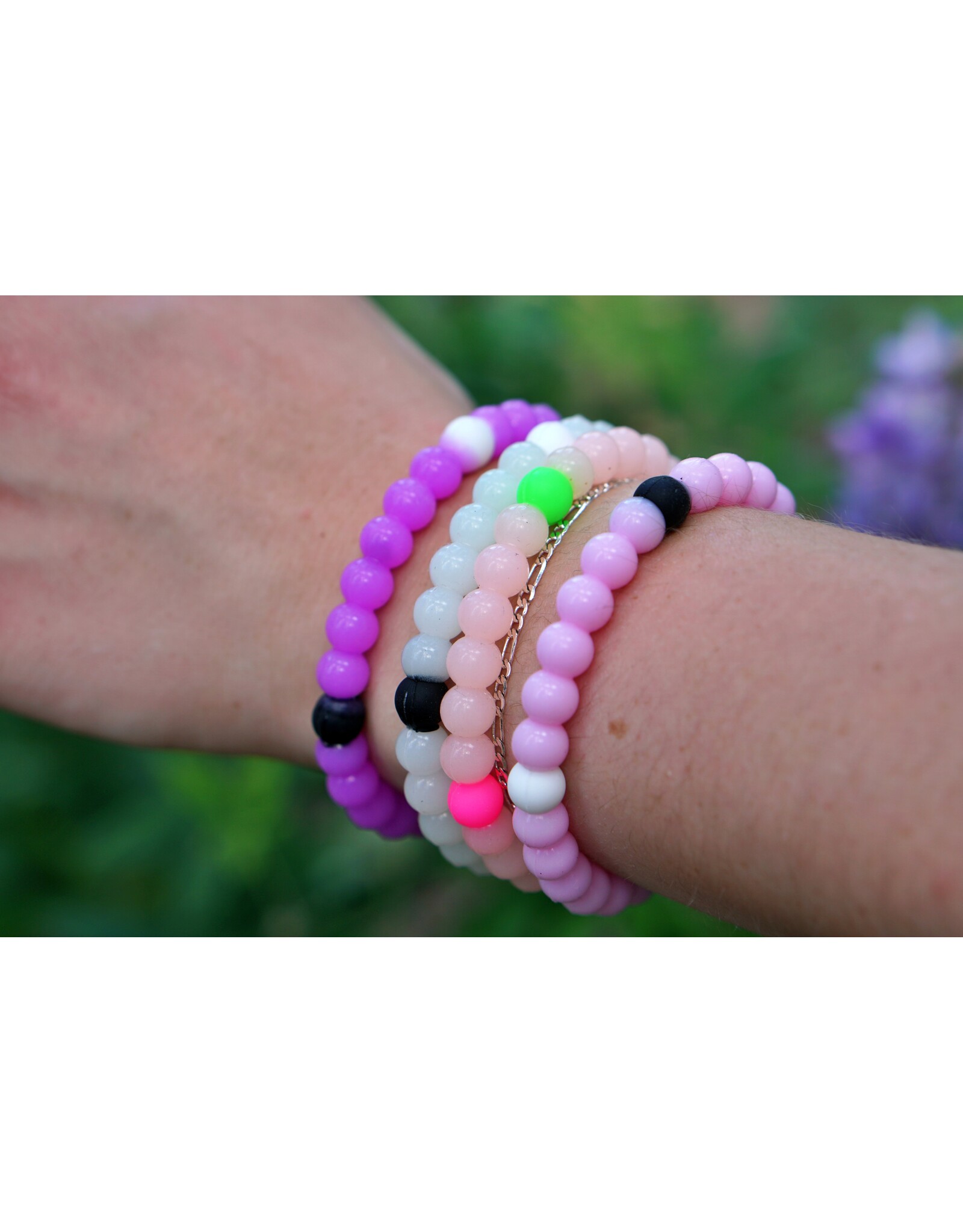 glow in the dark bracelet