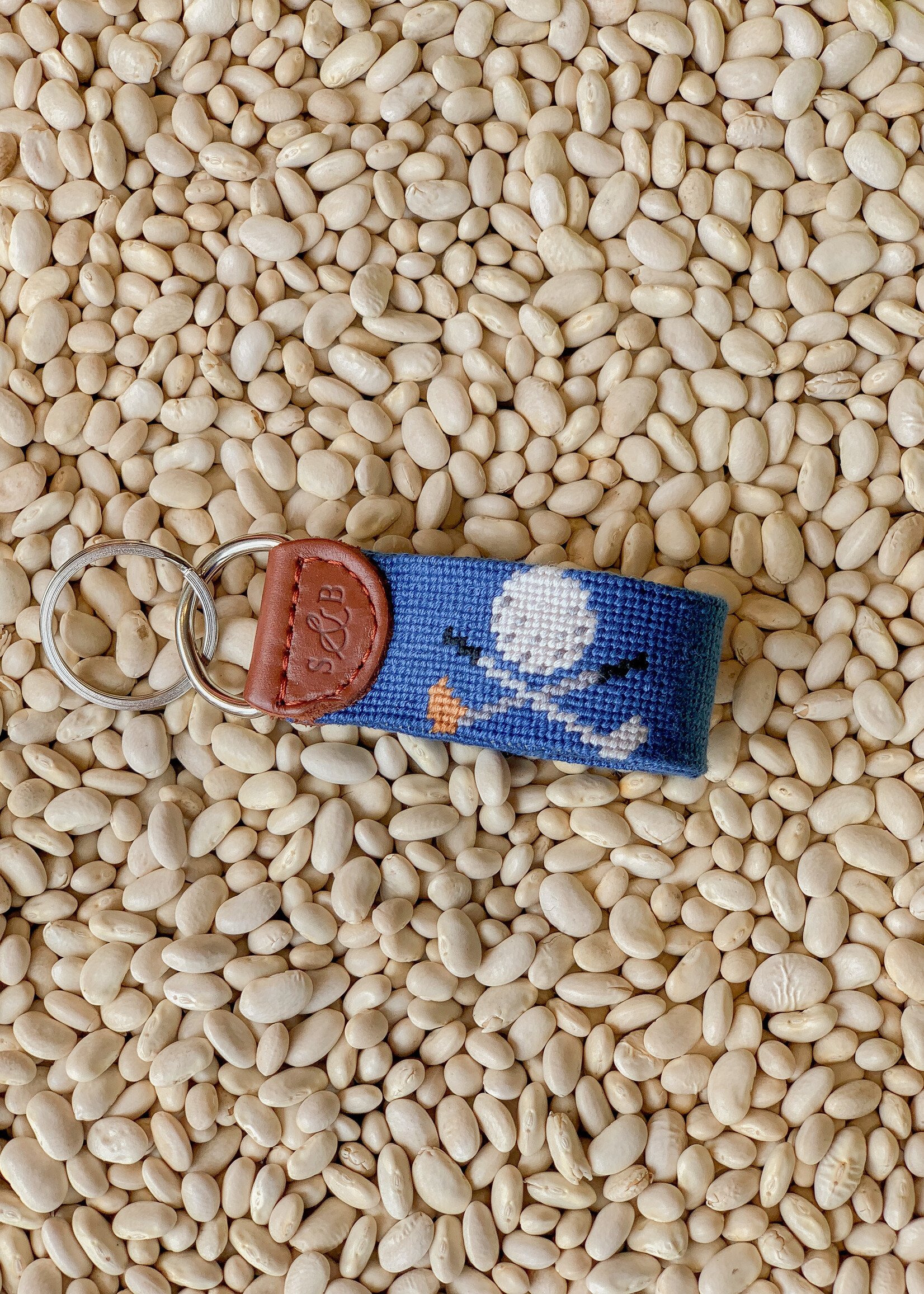 Smathers & Branson S&B Needlepoint Key Fob, Golf Clubs on blueberry