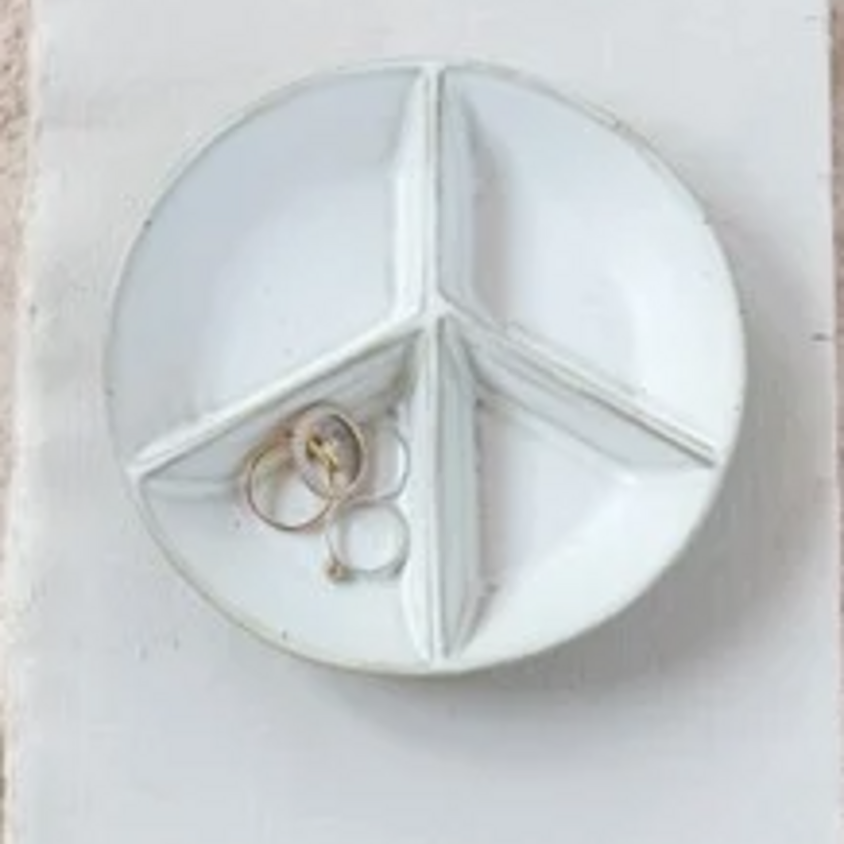 Creative Co-Op Stoneware Peace Sign Divided Dish with 4 Sections, Reactive Glaze