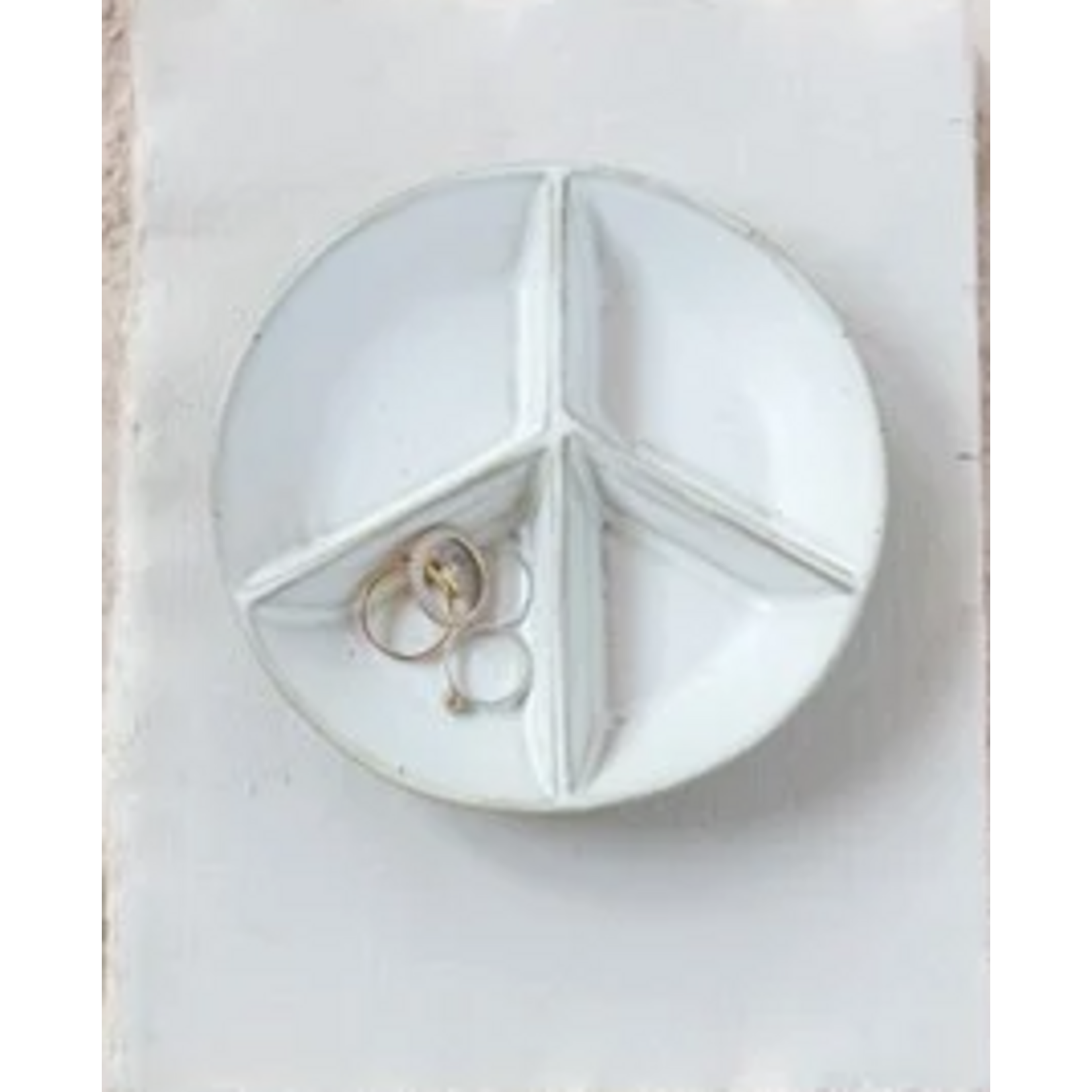 Creative Co-Op Stoneware Peace Sign Divided Dish with 4 Sections, Reactive Glaze