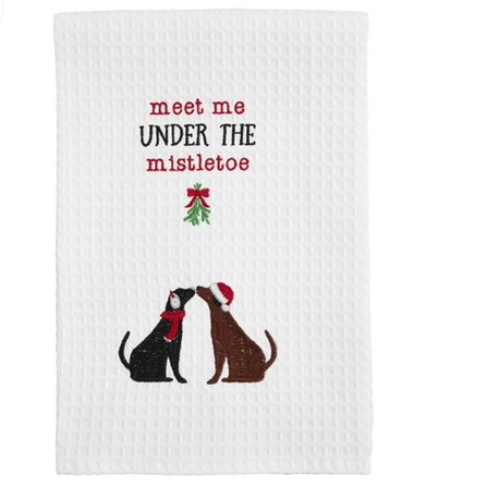 https://cdn.shoplightspeed.com/shops/637406/files/59264067/mud-pie-dog-christmas-waffle-weave-towel.jpg