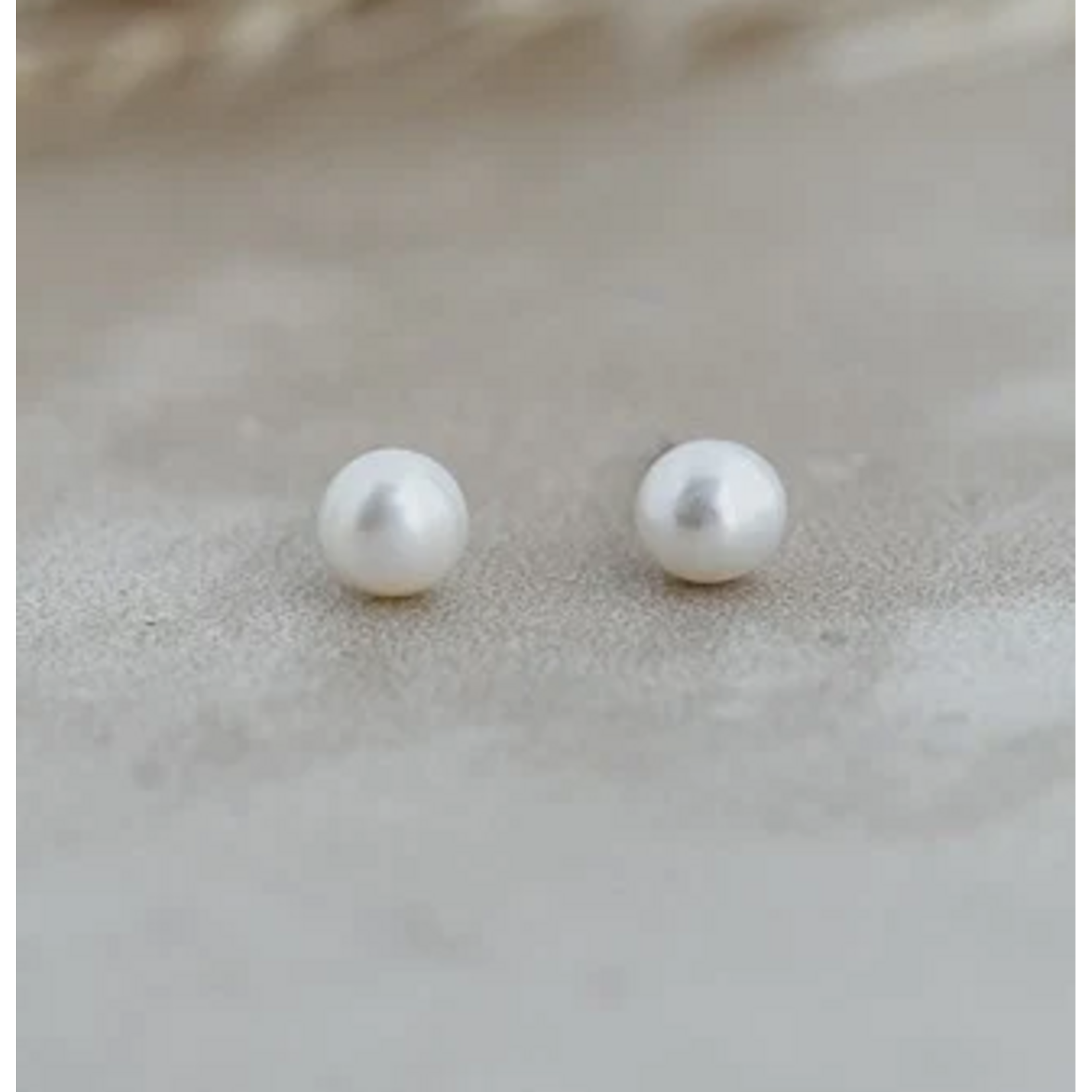 Baby Pearl Studs, white