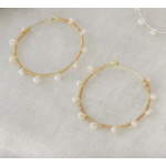 Jolie Hoops, gold/white pearl
