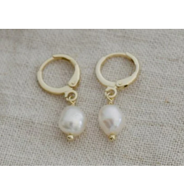 Glee Bitsy Hoops, gold/white pearl