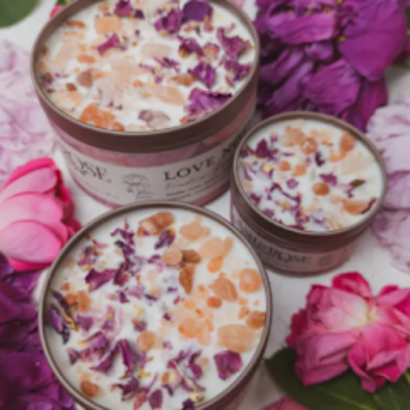 Ash & Rose Love Notes Candle, Rose Petals Pink Himalayan Salt Flower, 16 oz