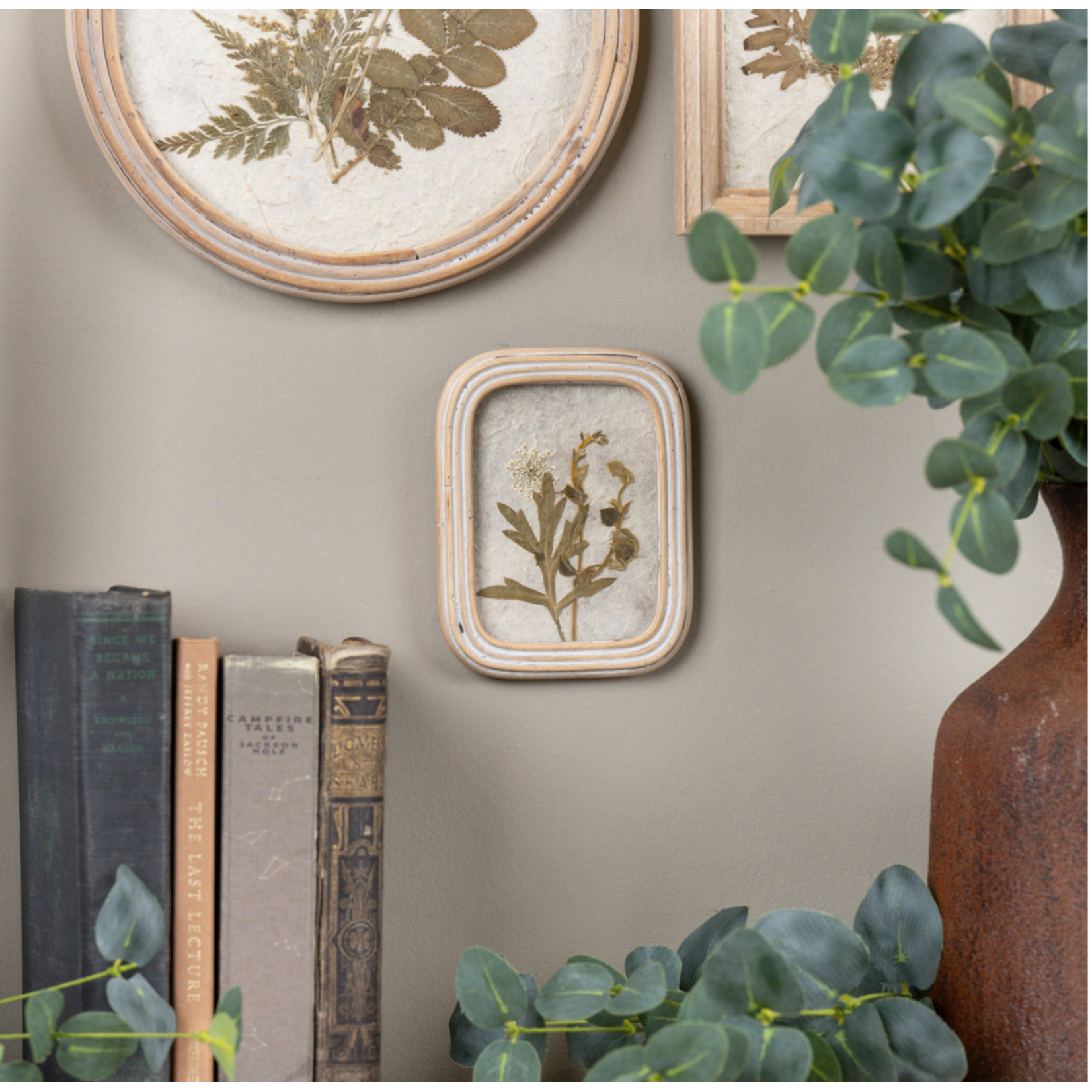 5.25" Rect Frame, Pressed White Flower