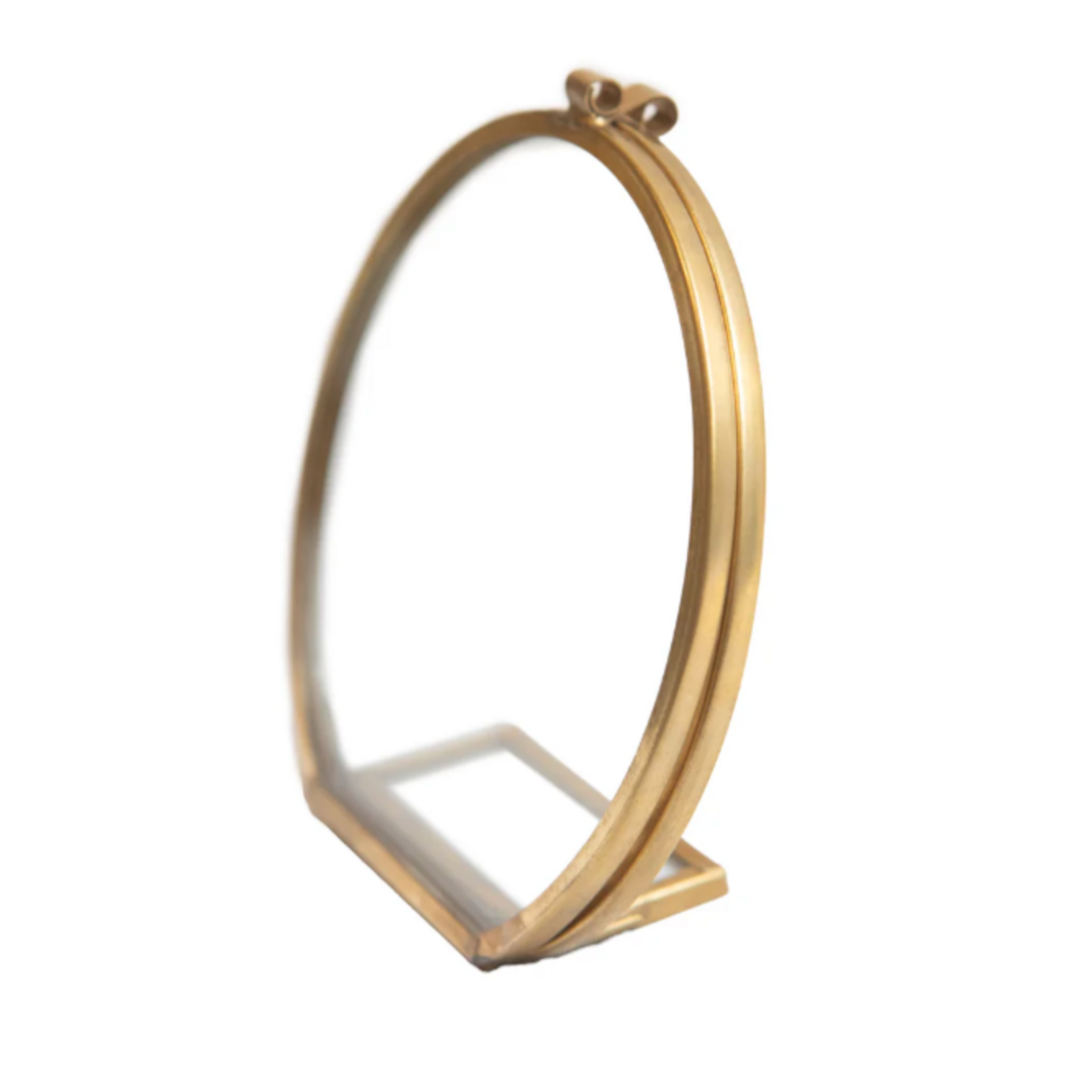 Sugarboo & Co Brass Standing Frame, 4" Round