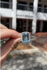 18K White Gold Aquamarine and Diamond Ring, A: 6.92ct, D: 0.50ct