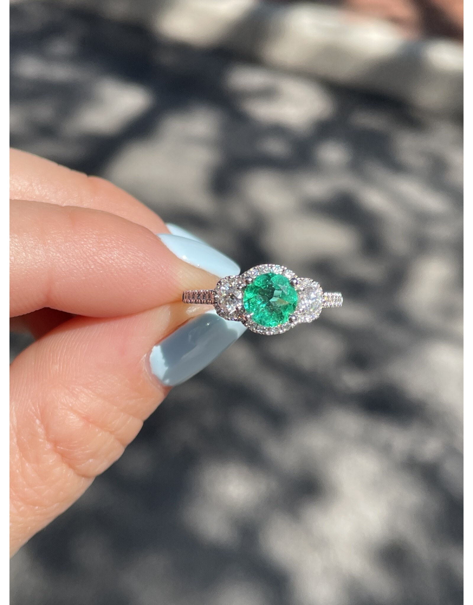 14K White Gold Emerald and Diamond Ring, E: 0.66ct, D: 0.54ct