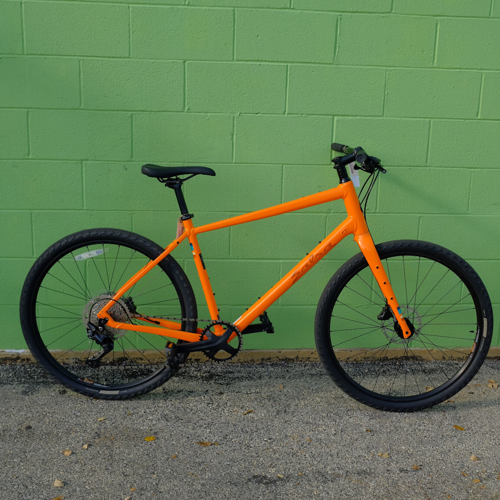 Salsa Salsa Journeyer 2.1 Flat Bar Deore 10 650 Bike - 650b, Aluminum, Orange, LG