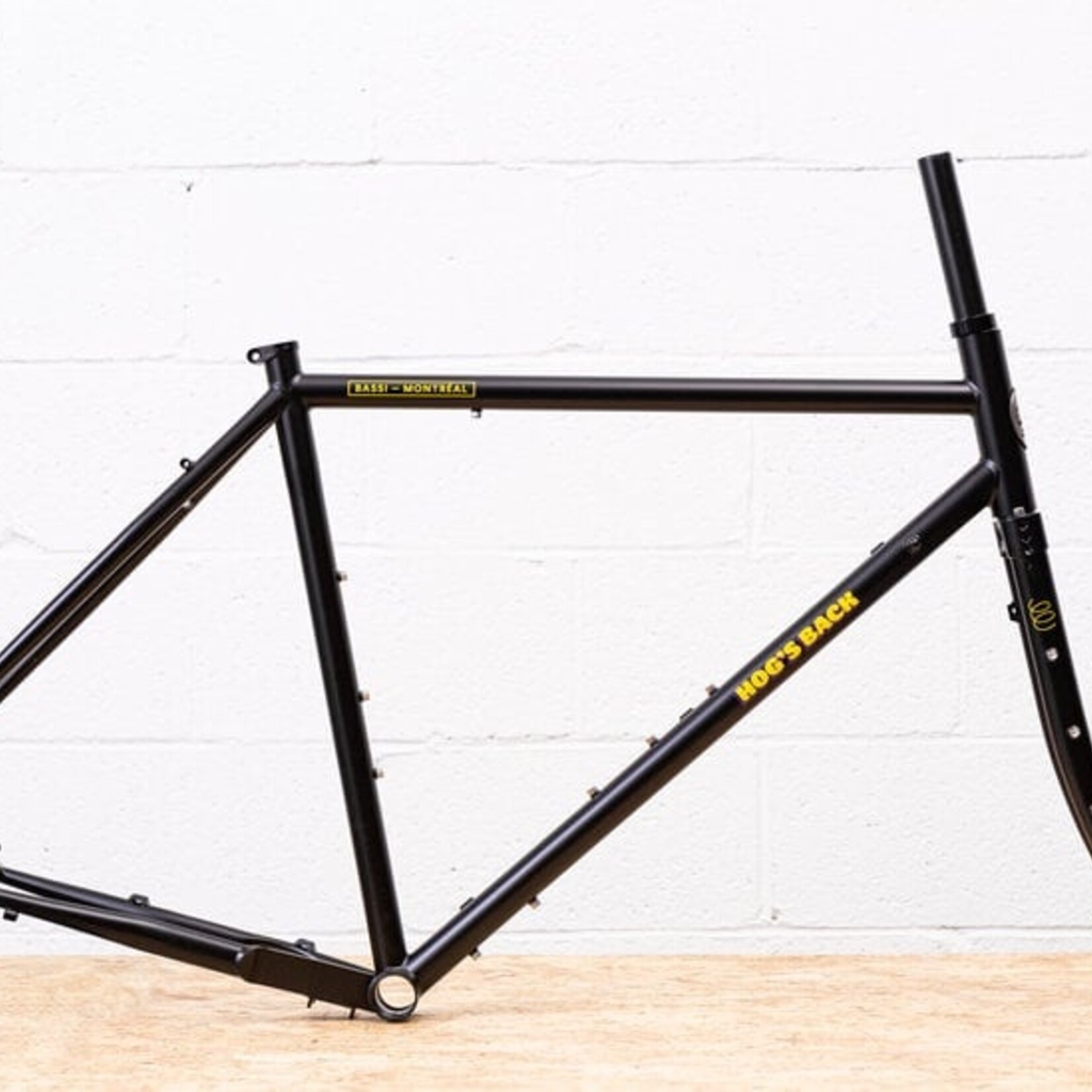 Bassi Bassi Hog's Back Black Sm (47cm)