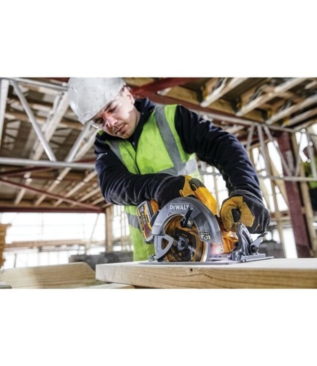 DEWALT Ensemble de scie circulaire sans fil et sans balais de 7 1/4 po 60 V MAX* FLEXVOLT(R) avec frein DCS578X2
