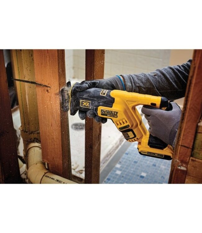 DEWALT Scie alternative compacte sans balais 20 V MAX* XR(R) DCS367B