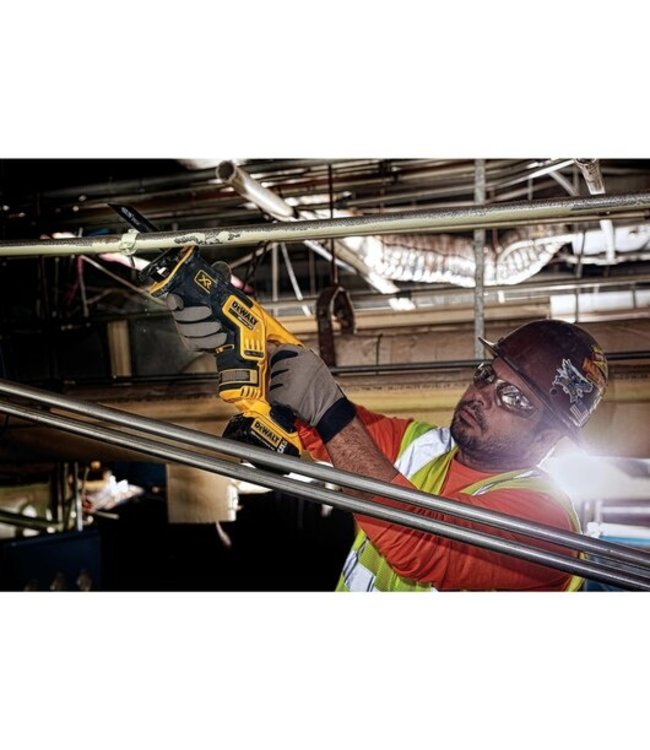 DEWALT Scie alternative compacte sans balais 20 V MAX* XR(R) DCS367B