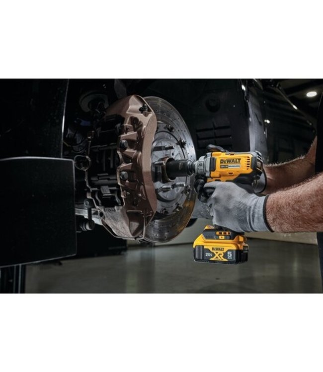 DEWALT Clé à chocs à couple intermédiaire XR(R) sans fil de 1/2 po 20 V MAX* avec bille de verrouillage DCF894B