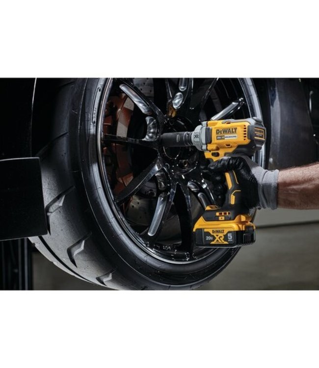 DEWALT Clé à chocs à couple intermédiaire XR(R) sans fil de 1/2 po 20 V MAX* avec bille de verrouillage DCF894B