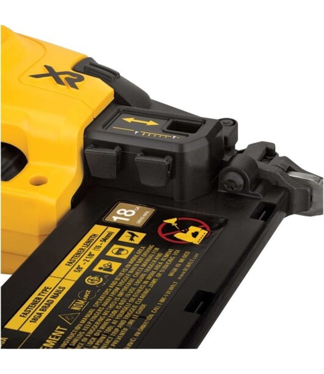 DEWALT Cloueuse de finition sans fil 20 V MAX* XR(R)  DCN680B