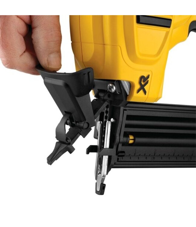 DEWALT Cloueuse de finition sans fil 20 V MAX* XR(R)  DCN680B