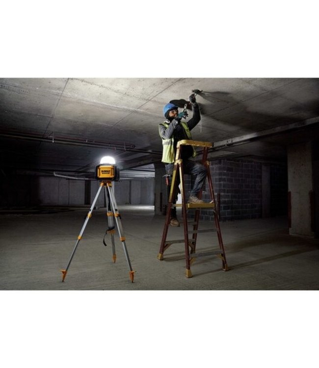 DEWALT Lampe de travail polyvalente sans fil 20 V MAX* Tool Connect(MC) DCL074