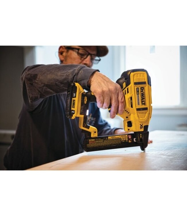 DEWALT Brocheuse à couronne étroite sans fil de calibre 18 20 V MAX* XR(R) DCN681B