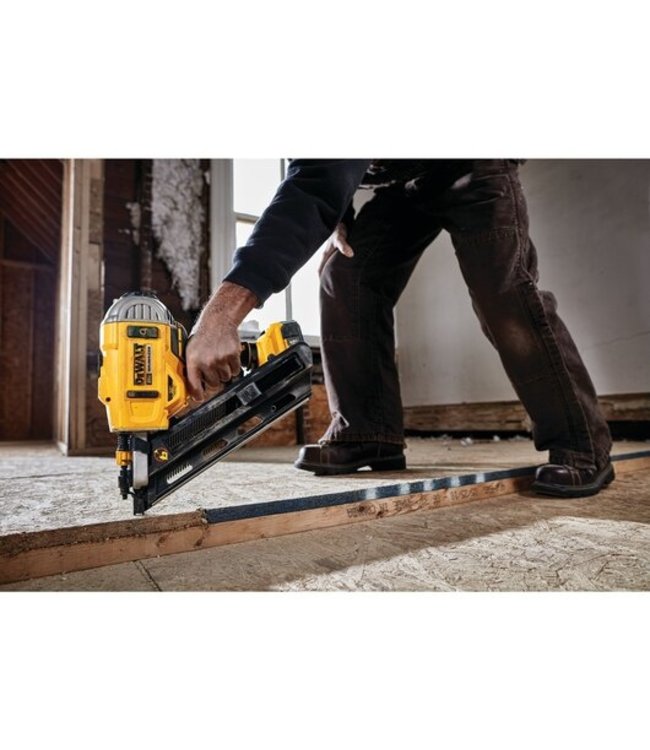 DEWALT Cloueuse de charpente sans fil 20 V MAX* DCN692B