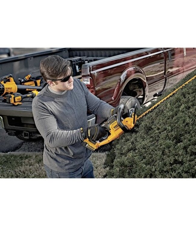 DEWALT Taille-haie 20 V MAX* aux ions de lithium de 22 po DCHT820B