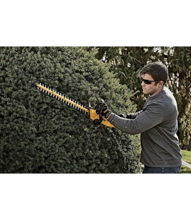 DEWALT Taille-haie 20 V MAX* aux ions de lithium de 22 po DCHT820B