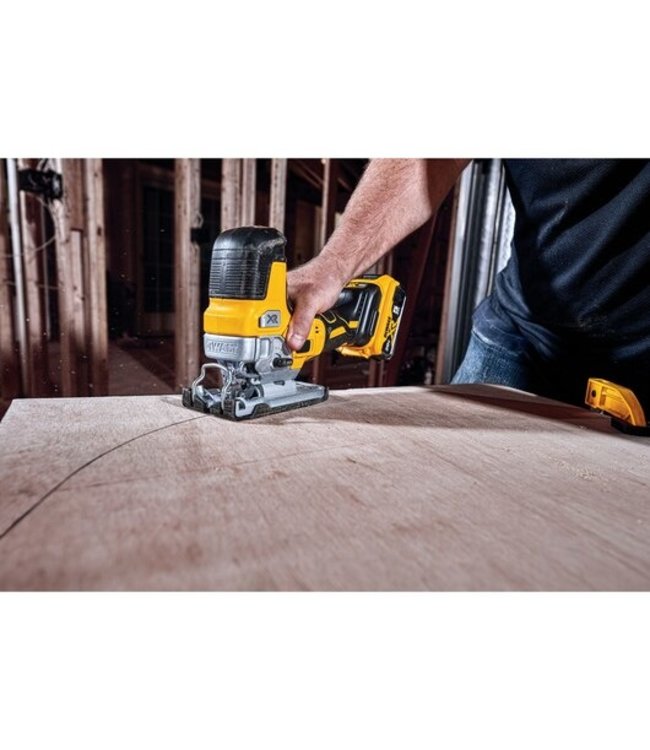 DEWALT Scie sauteuse sans fil à poignée basse 20 V MAX* XR(R) DCS335B