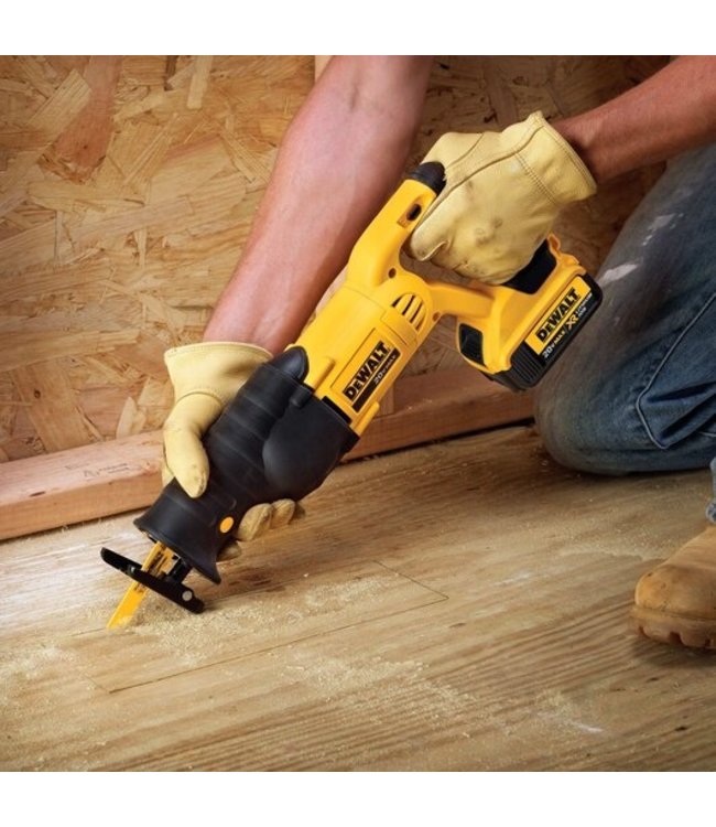 DEWALT Scie alternative sans fil 20V MAX DCS380B