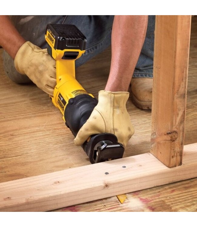 DEWALT Scie alternative sans fil 20V MAX DCS380B