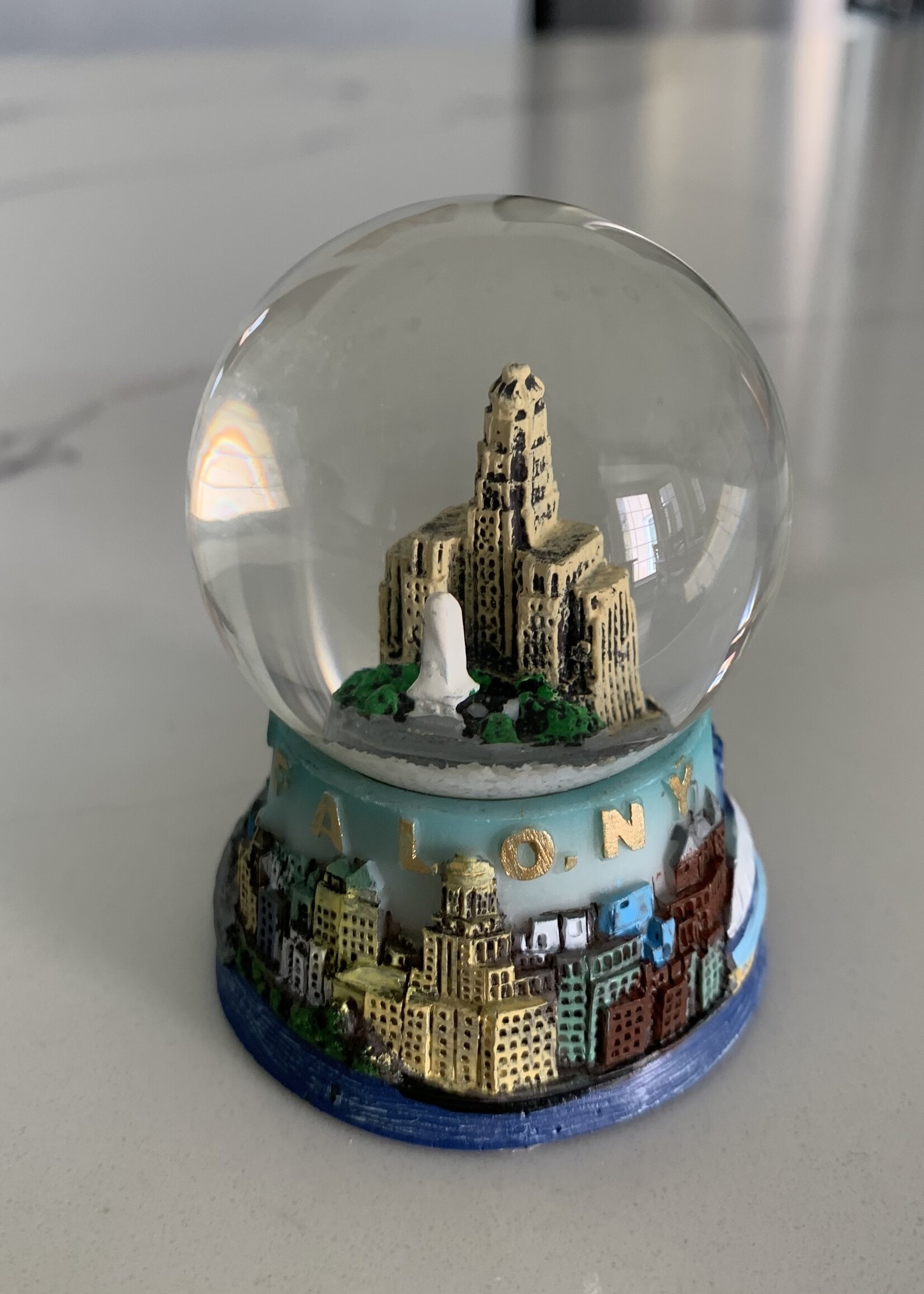 MINI BUFFALO NY SNOWGLOBE