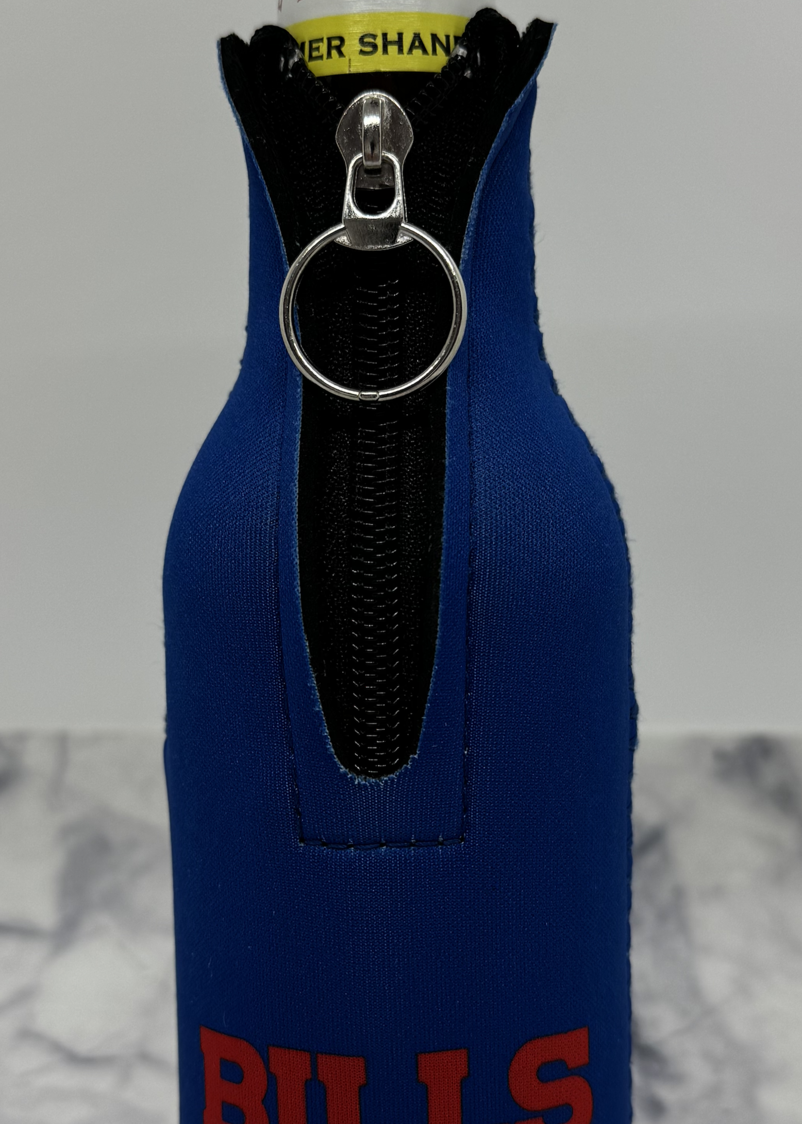 BUFFALO BILLS BOTTLE ZIPPER INSULATOR