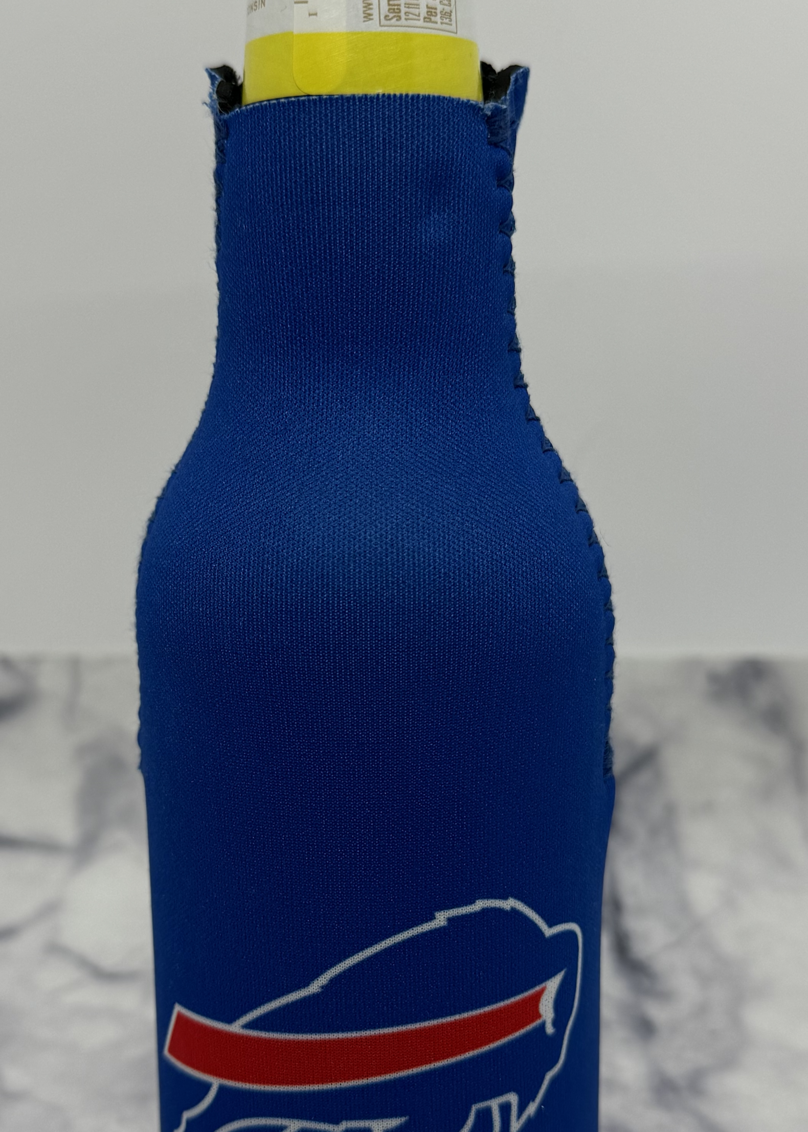 BUFFALO BILLS BOTTLE ZIPPER INSULATOR