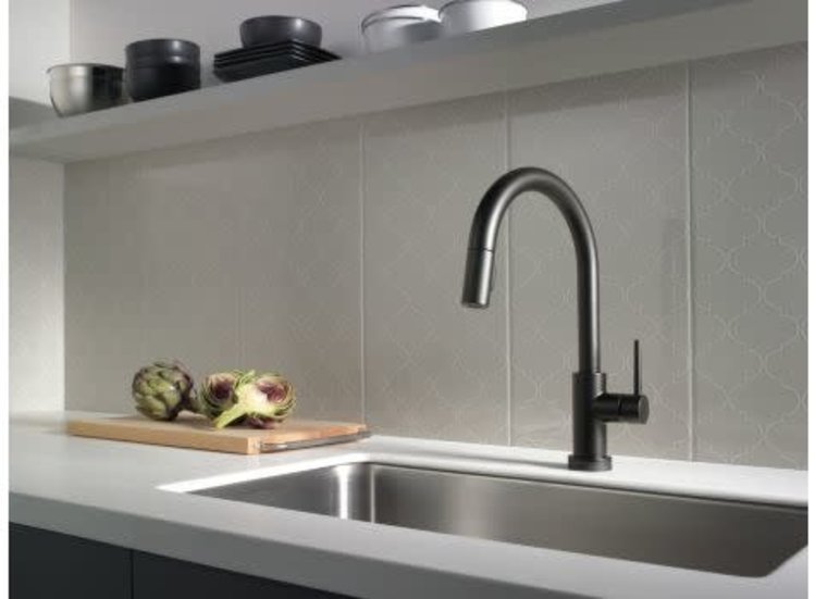 Delta Trinsic Kitchen Faucet  w Touch