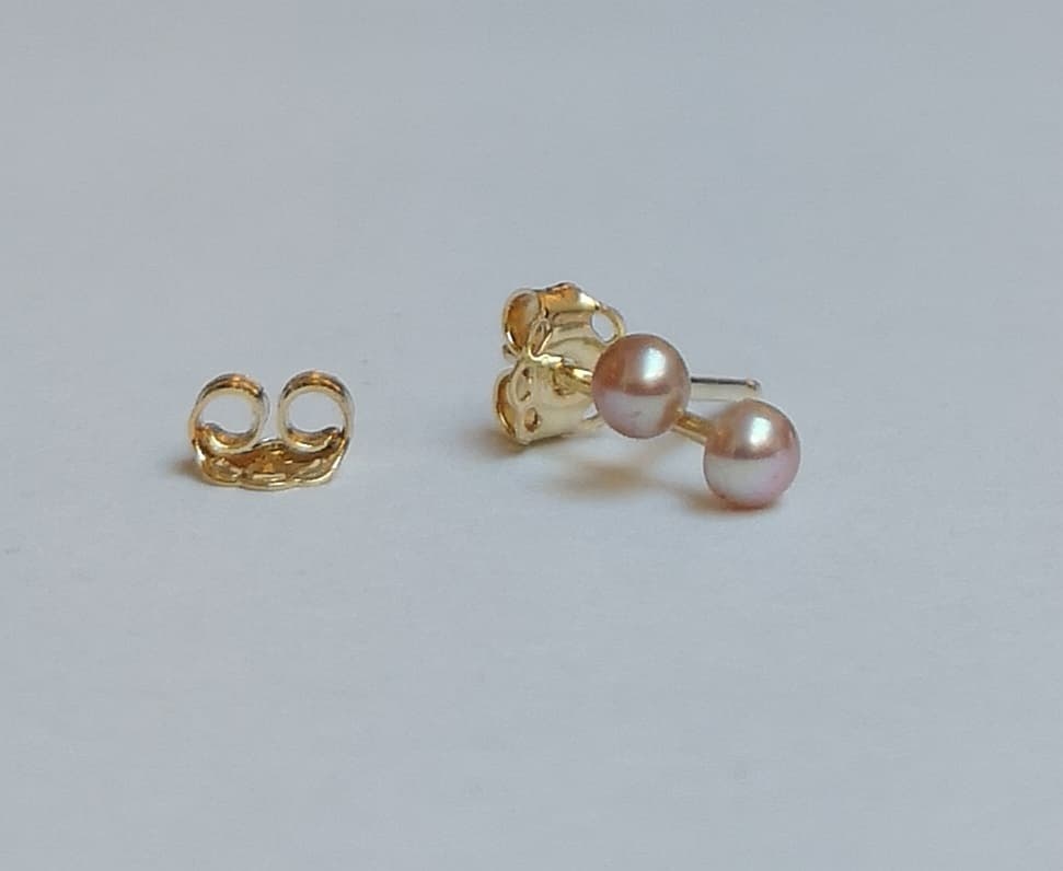 Boucle d'oreille Or 14K Perle d'eau douce ROSE - La Reine de Pique