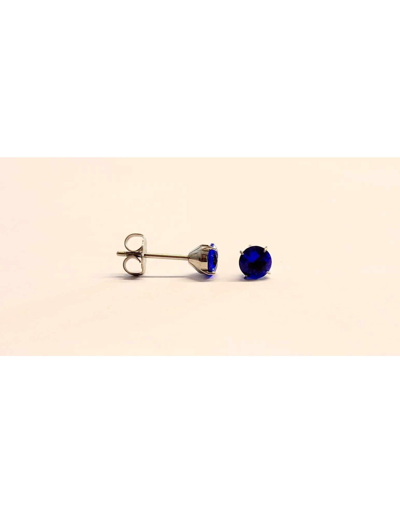 Boucle d'oreille à Papillon Griffée Titanium