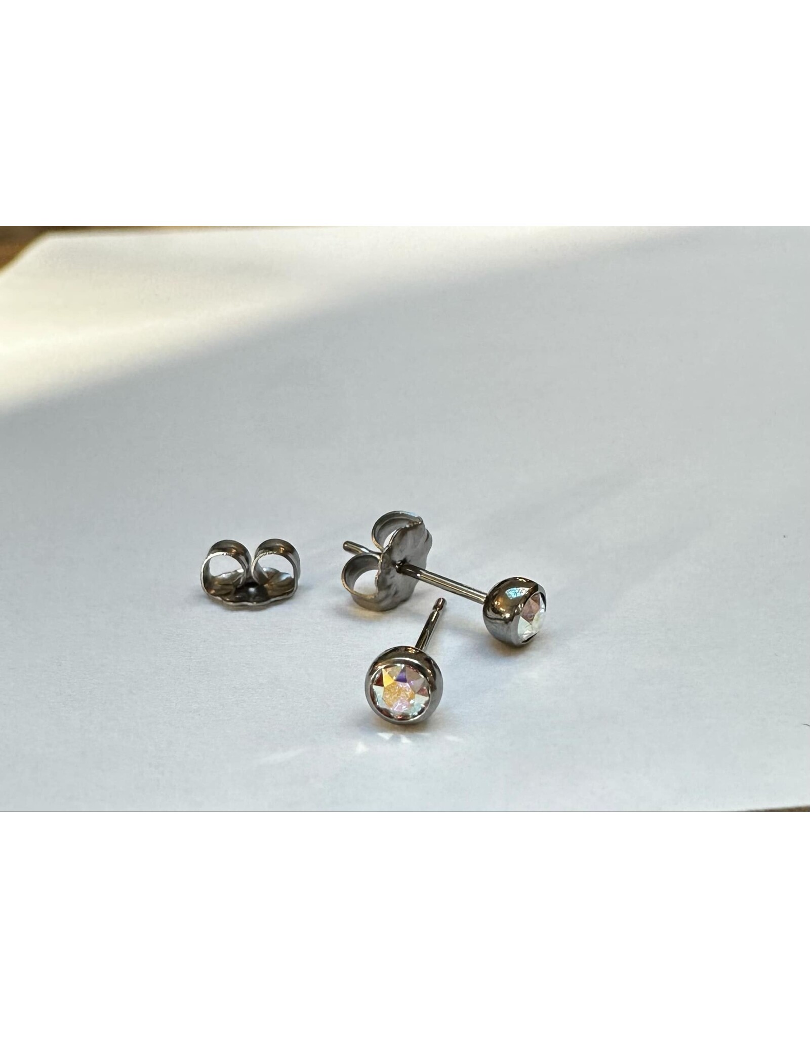 Boucle d'oreille à Papillon Round Titanium