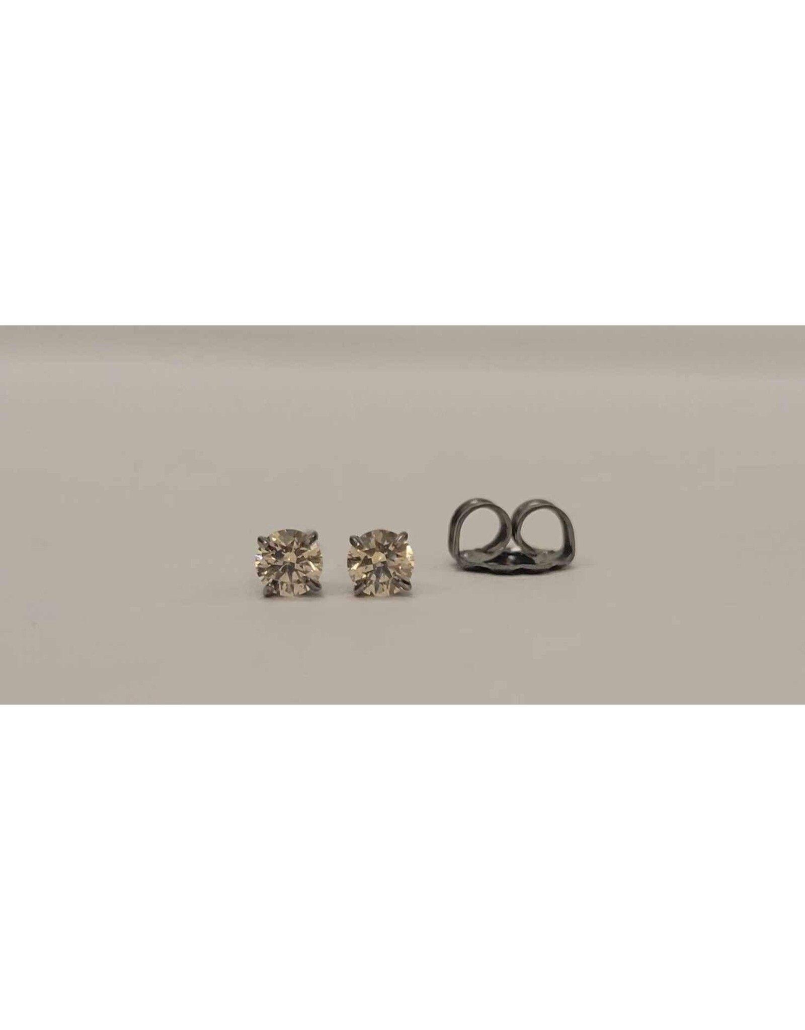 Boucle d'oreille à Papillon Griffée Titanium