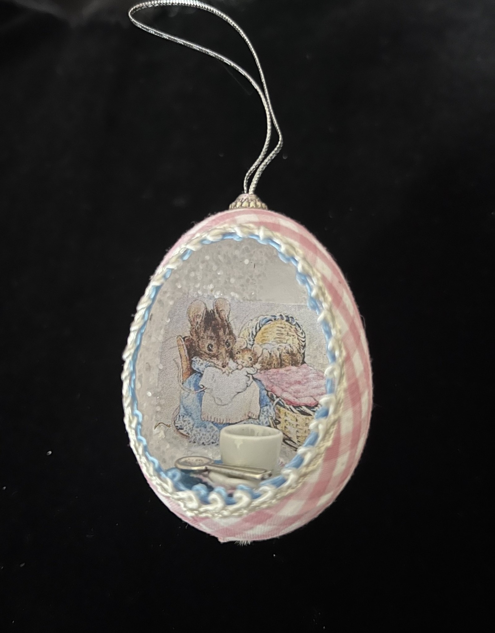 Ammi Brooks Mother Mouse/Beatrix Potter Real Egg Ornament