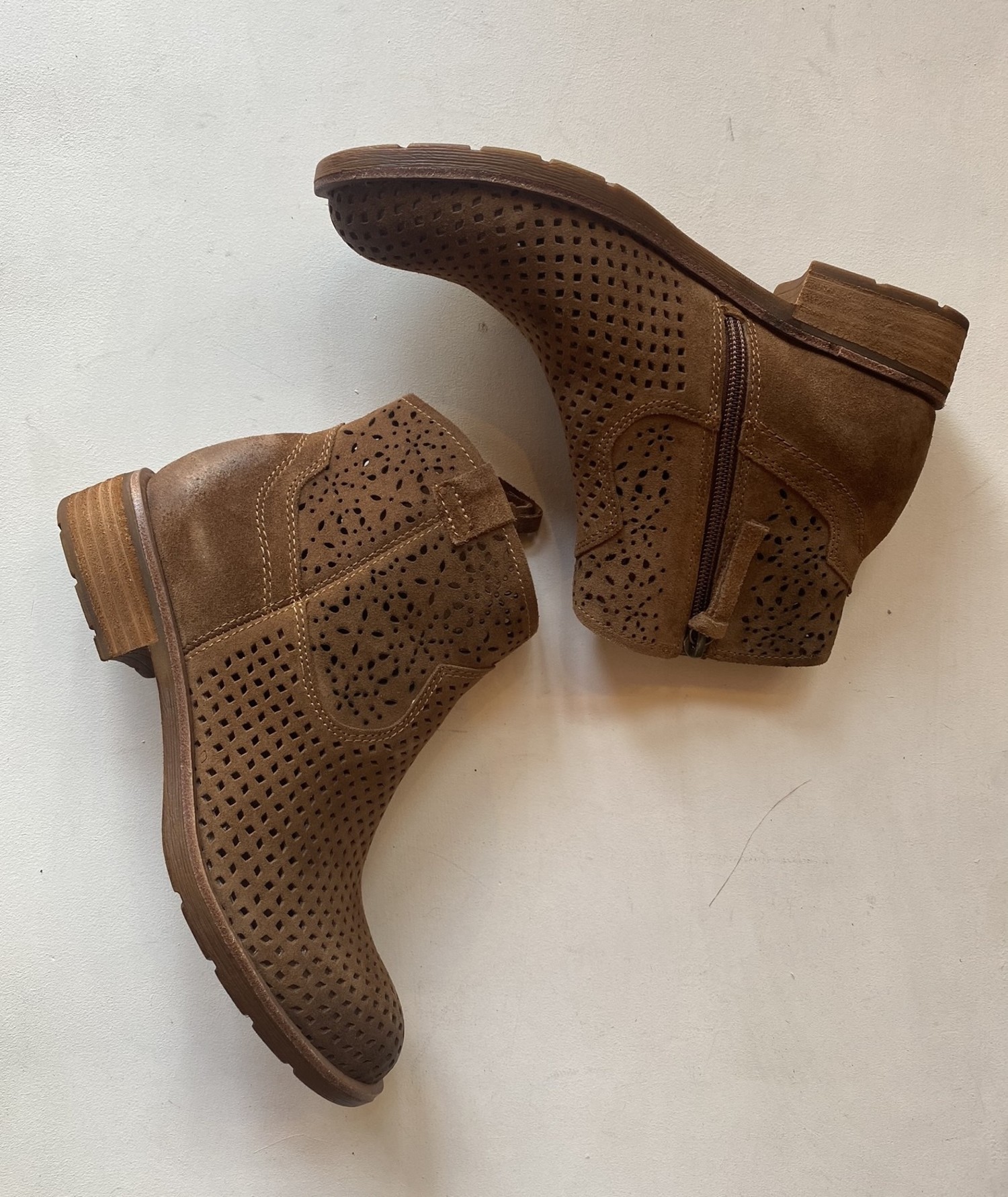 Brookelee Light Brown Suede | Shoes 