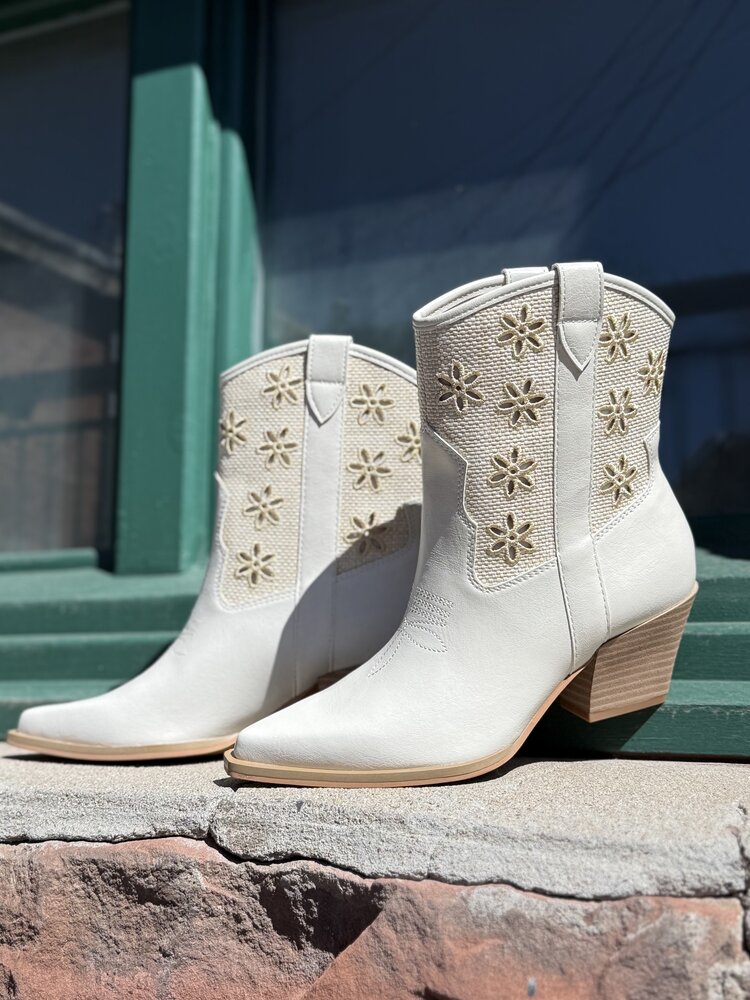 Oasis Society Della Cowboy Boot