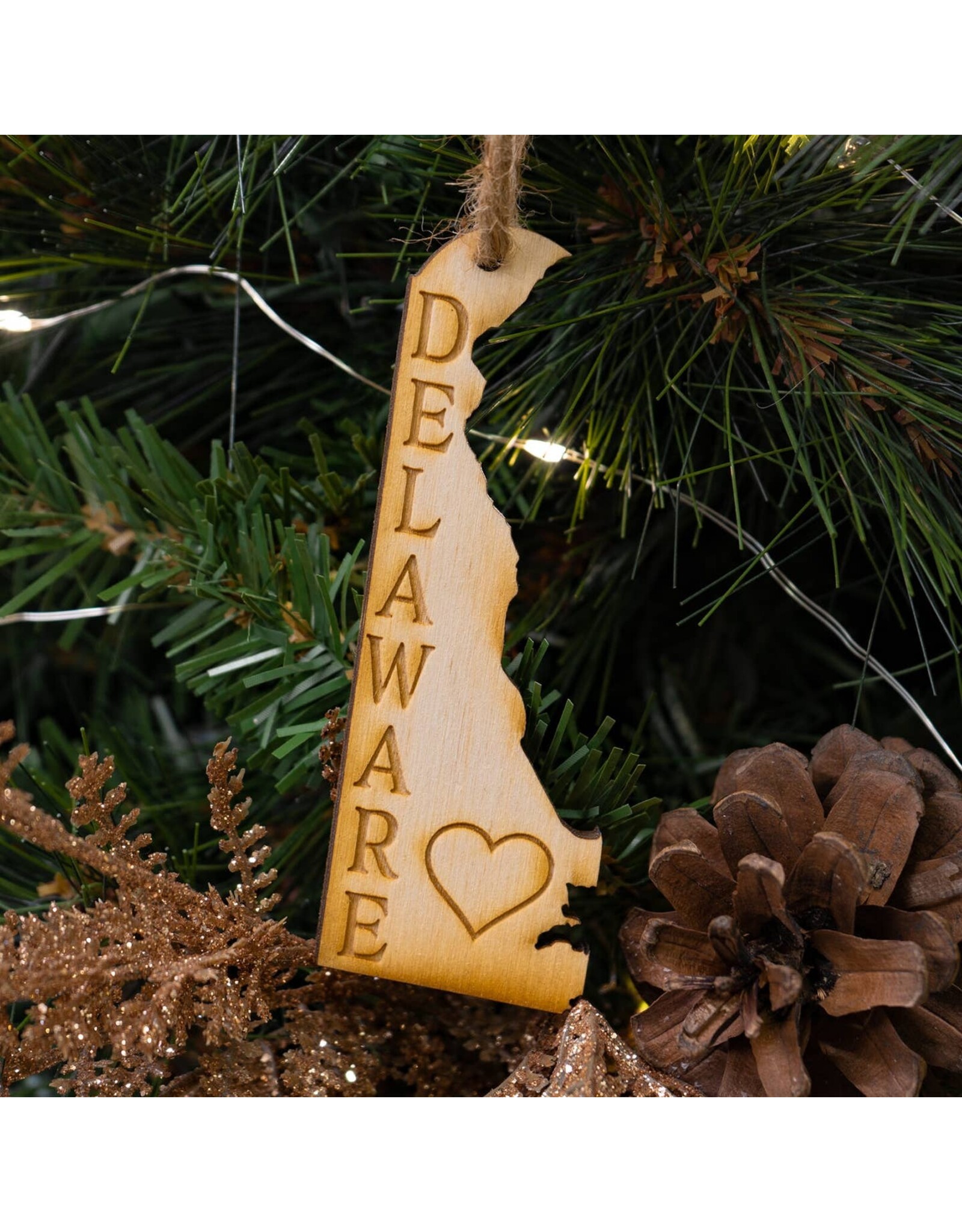 DELAWARE LOVE ORNAMENT