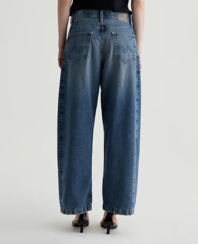 AG Jeans Hattie High-Rise Barrel