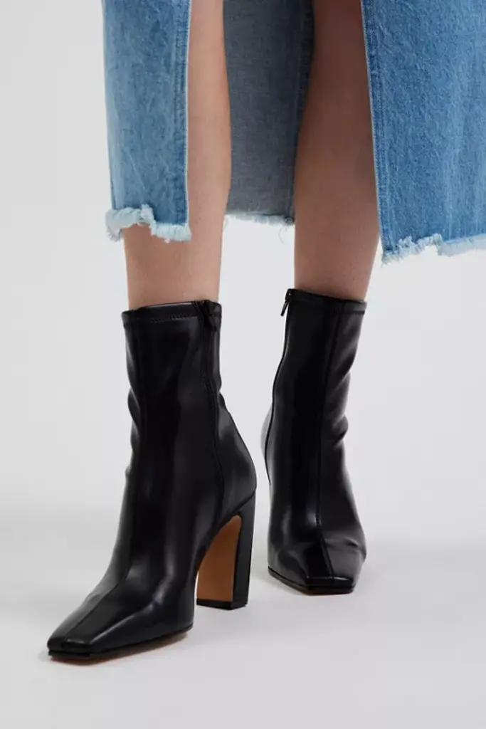 Steve Madden Vinka Bootie