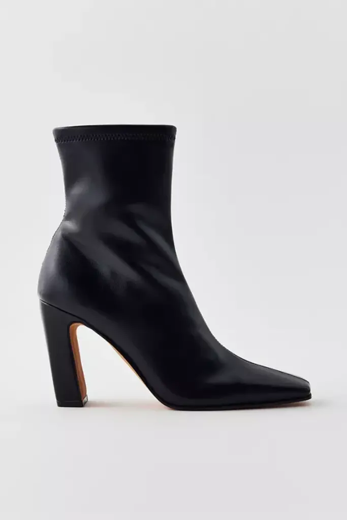 Steve Madden Vinka Bootie