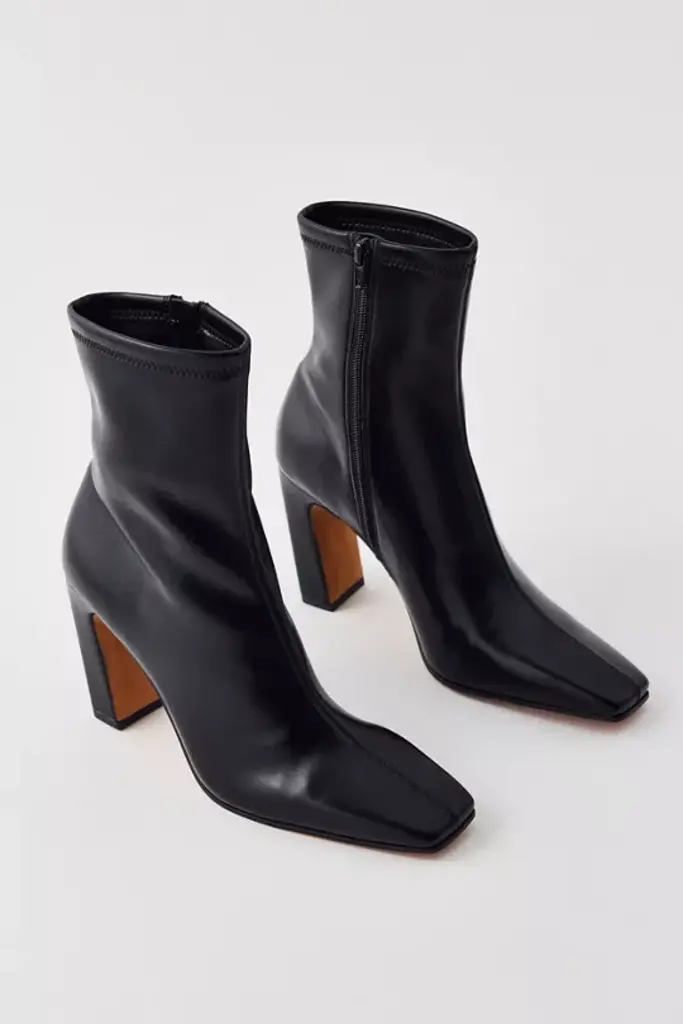 Steve Madden Vinka Bootie