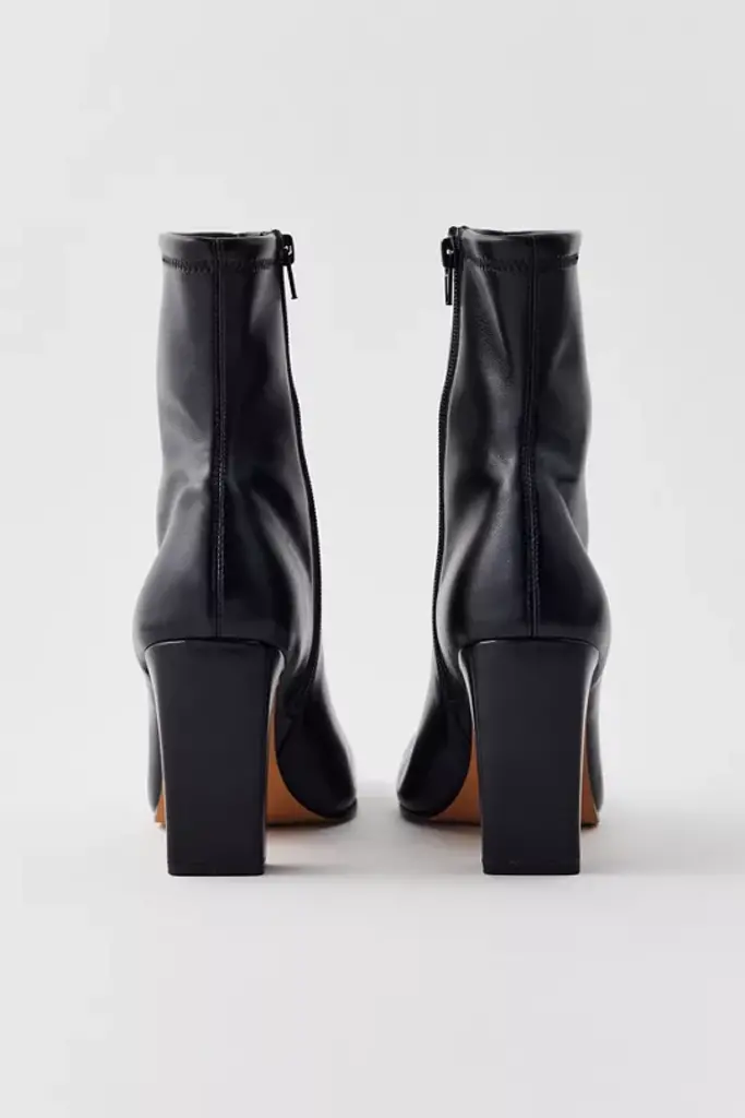 Steve Madden Vinka Bootie
